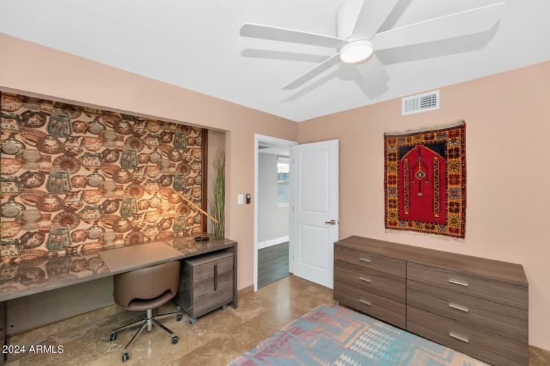 7948 E Vista Dr-large-026-030-7948 E Vis