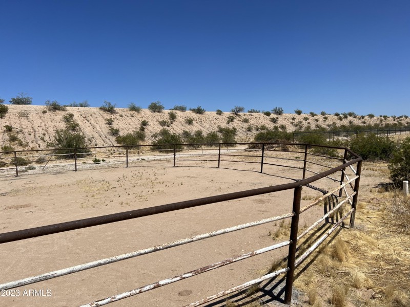 14953 horse corrals