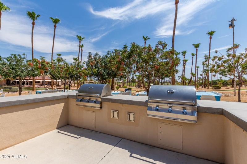 Community Amenities - Grilling