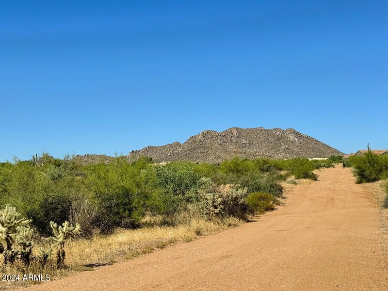 Easy access between parcels.