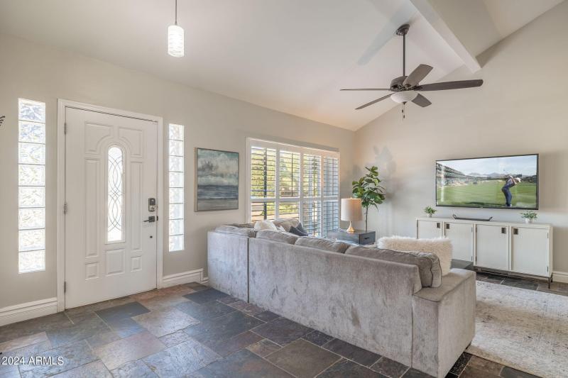 6-web-or-mls-5948-e-corrine-dr