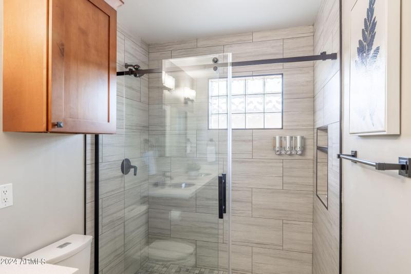 35-web-or-mls-5948-e-corrine-dr