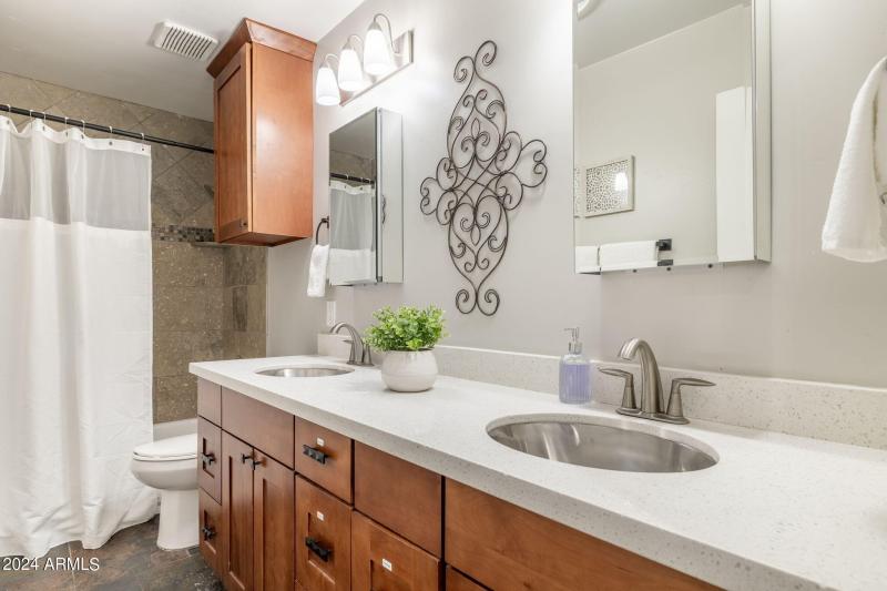 38-web-or-mls-5948-e-corrine-dr