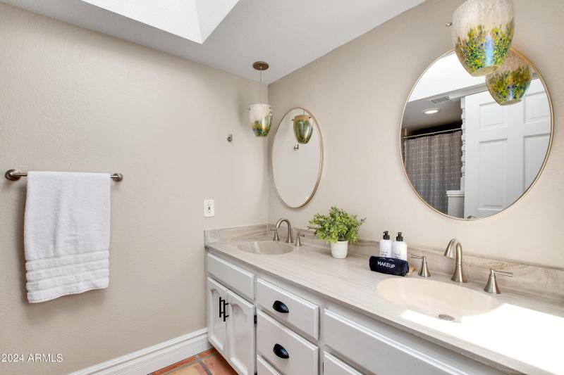 11222 N Miller Rd-52