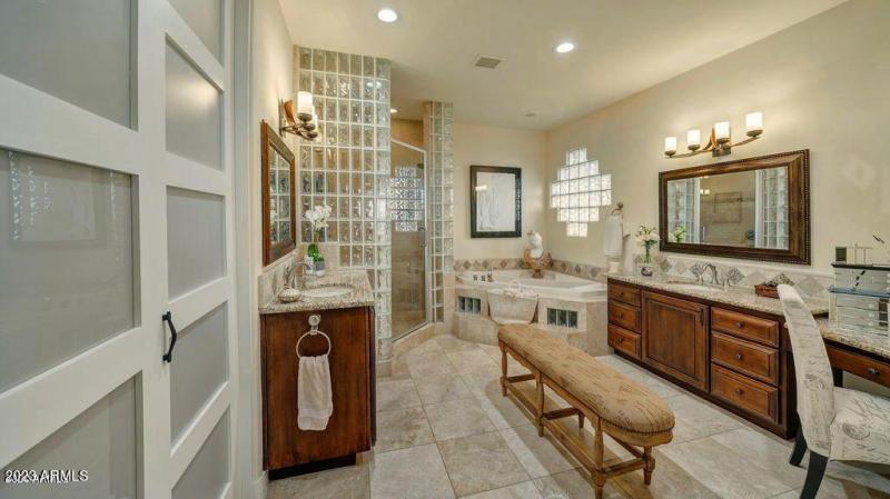 20201111222229543213000000-o