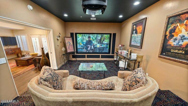 20201111222244993599000000-o