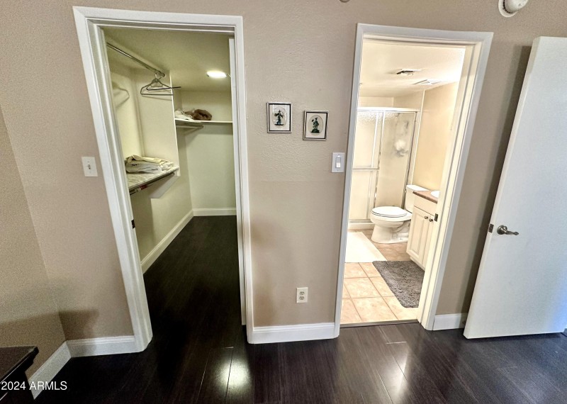 Walk-in Closet & En-suite bath