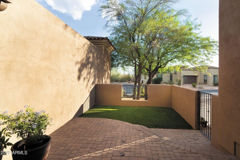 Ext - Master Courtyard