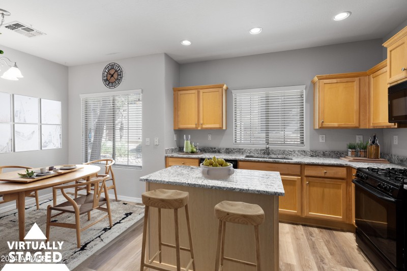 Dine-in Kitchen Virtually Staged