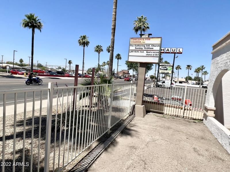 Glendale Ave frontage and monument sign