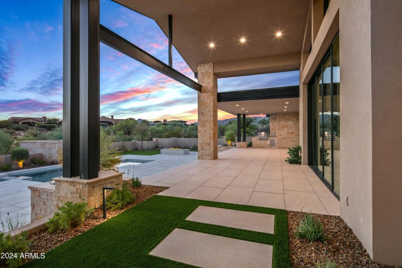 059_Primary to Main Patio