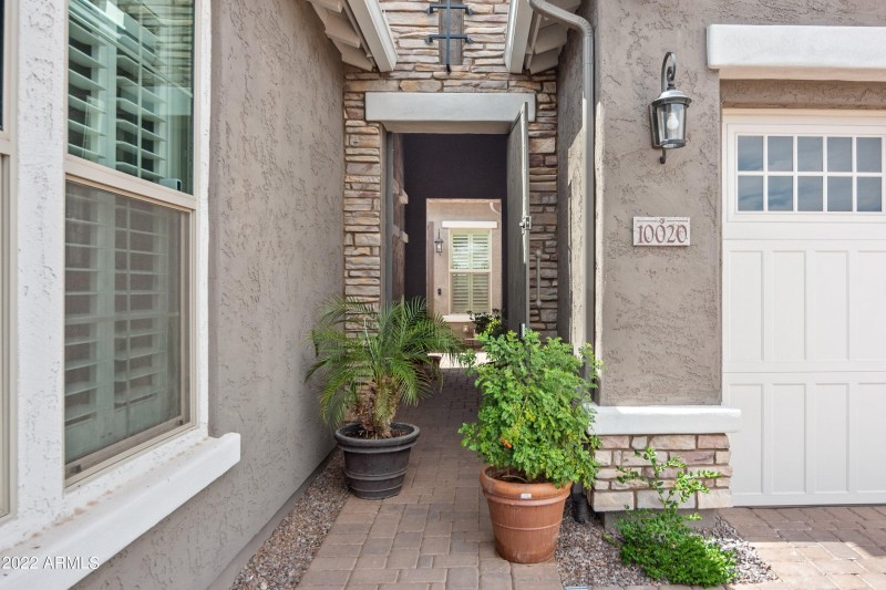 05-10020 E Strobe Ave-5