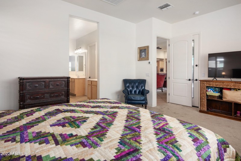 28-10020 E Strobe Ave-28