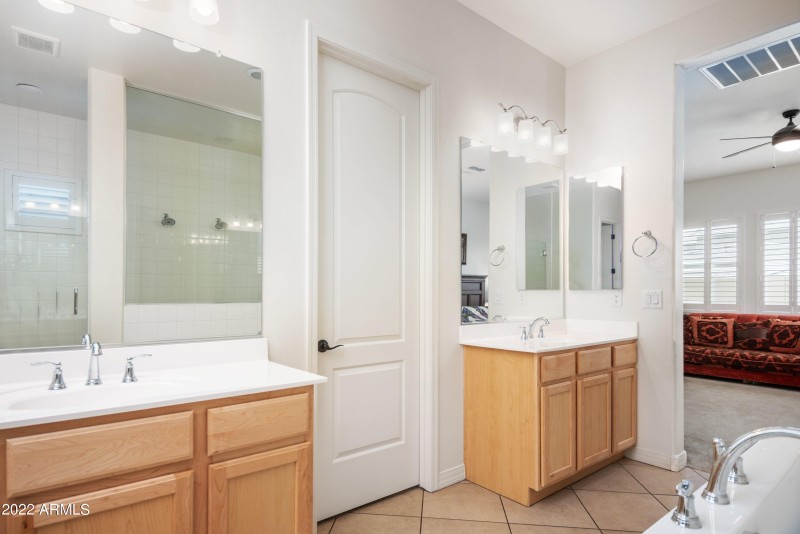 32-10020 E Strobe Ave-32