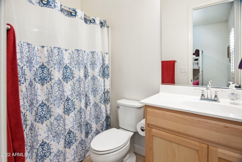 38-10020 E Strobe Ave-38