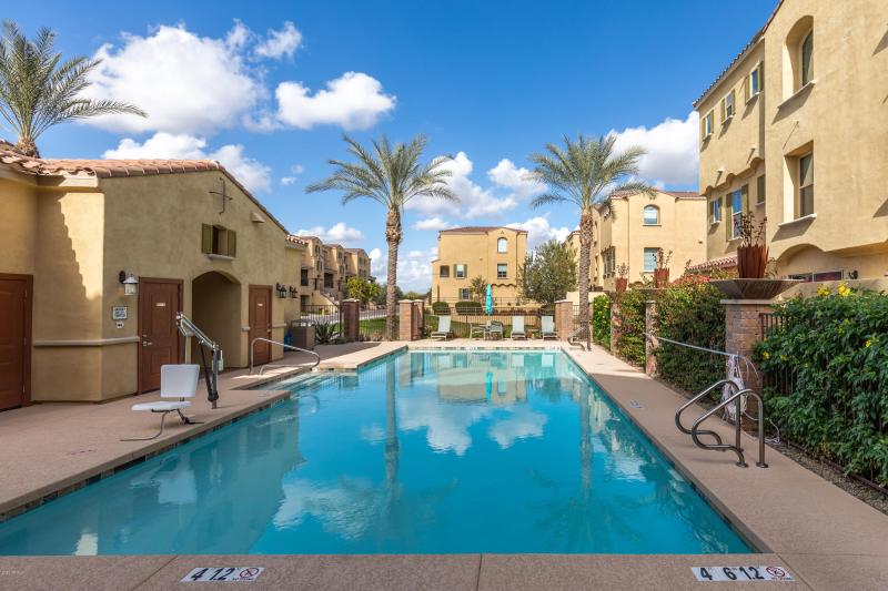 025_Community Pool