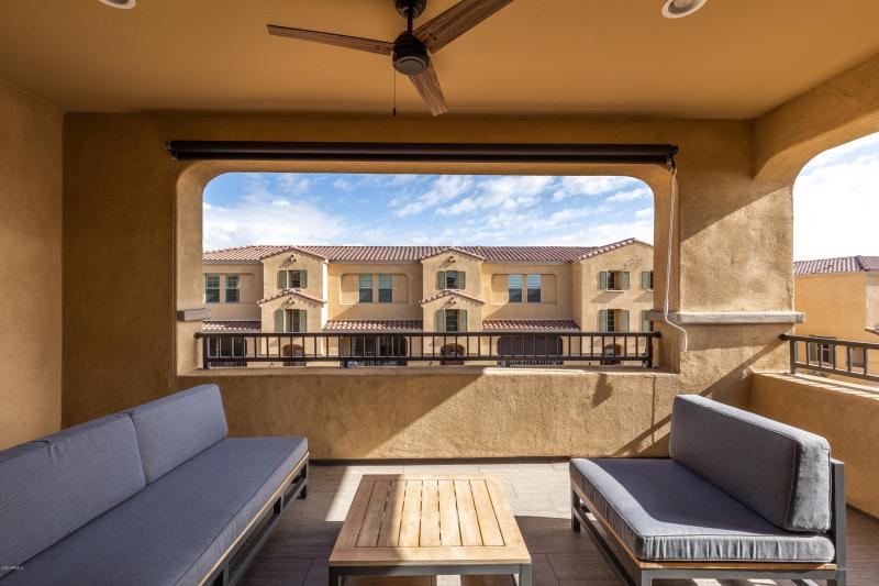 013_Master Suite Balcony