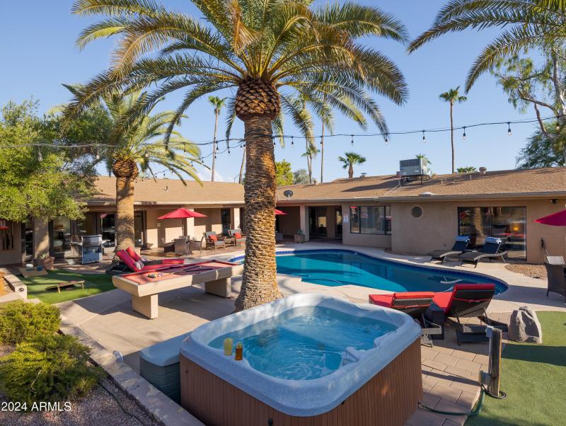 PropertyImageCo_6124EDelcoaAve_WEB-4