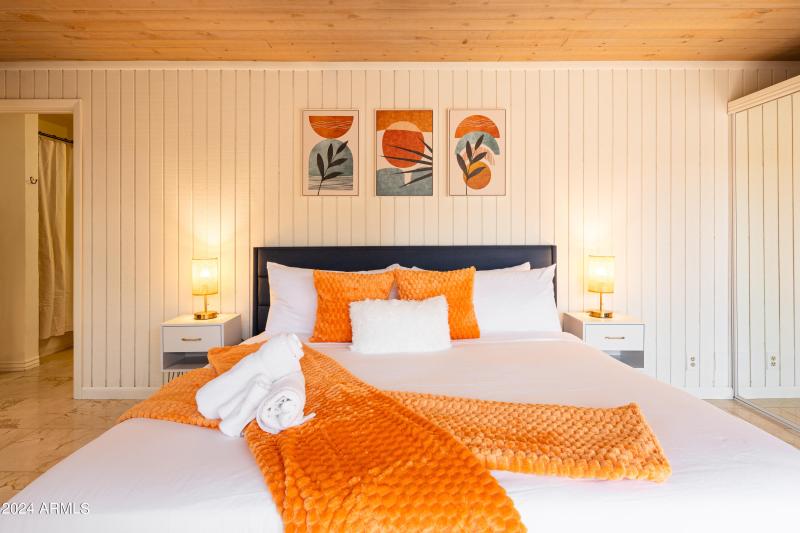 PropertyImageCo_6124EDelcoaAve_WEB-18