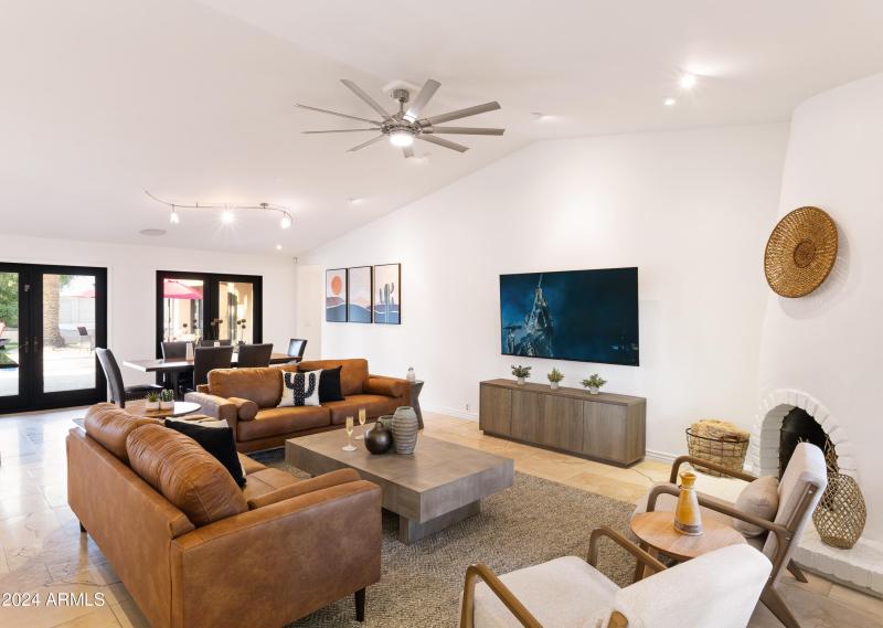 PropertyImageCo_6124EDelcoaAve_WEB-31