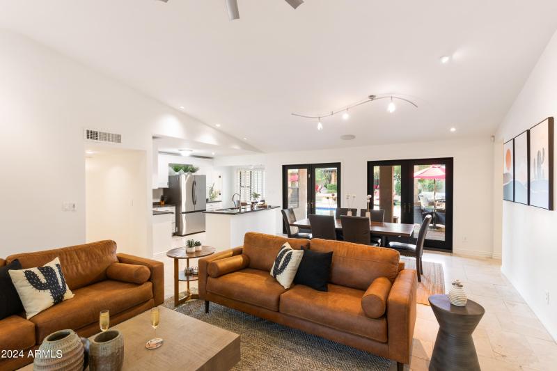 PropertyImageCo_6124EDelcoaAve_WEB-32