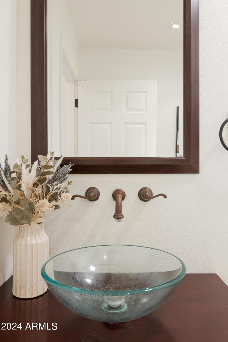 PropertyImageCo_6124EDelcoaAve_WEB-45