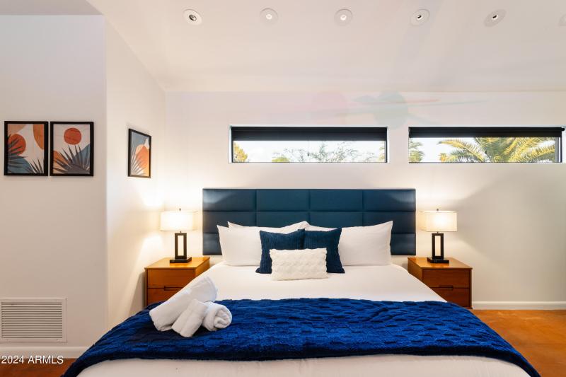 PropertyImageCo_6124EDelcoaAve_WEB-53