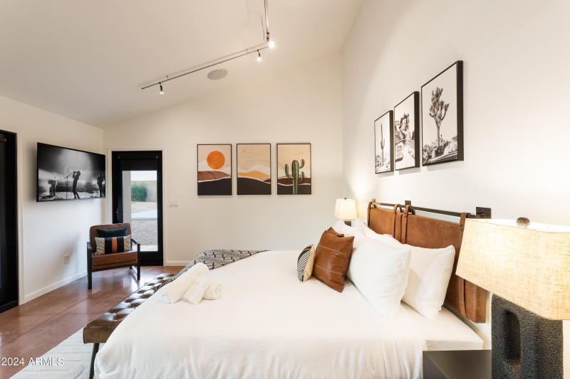 PropertyImageCo_6124EDelcoaAve_WEB-62