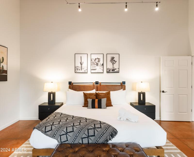 PropertyImageCo_6124EDelcoaAve_WEB-63