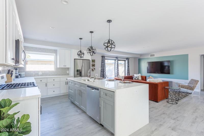 Kitchen-and-Living-Room-Open-Floorplan