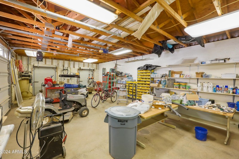 Workshop/Garages