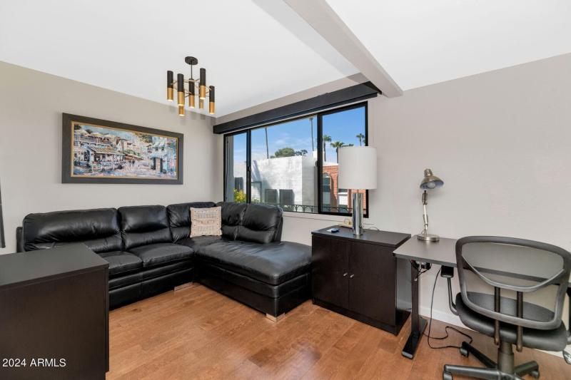 7740 E Camelback Rd-large-017-008-TOD301