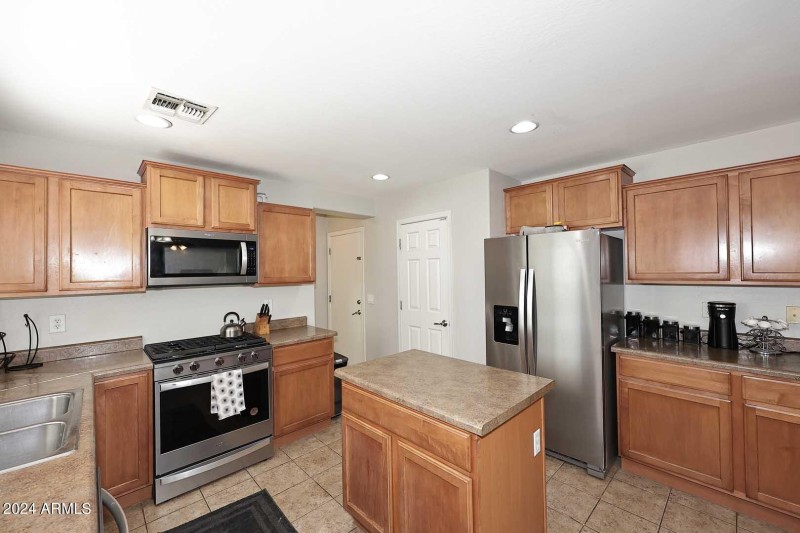 Kitchen-Island