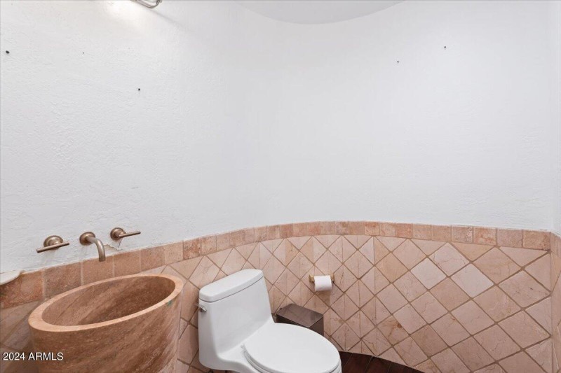 47-Powder Room