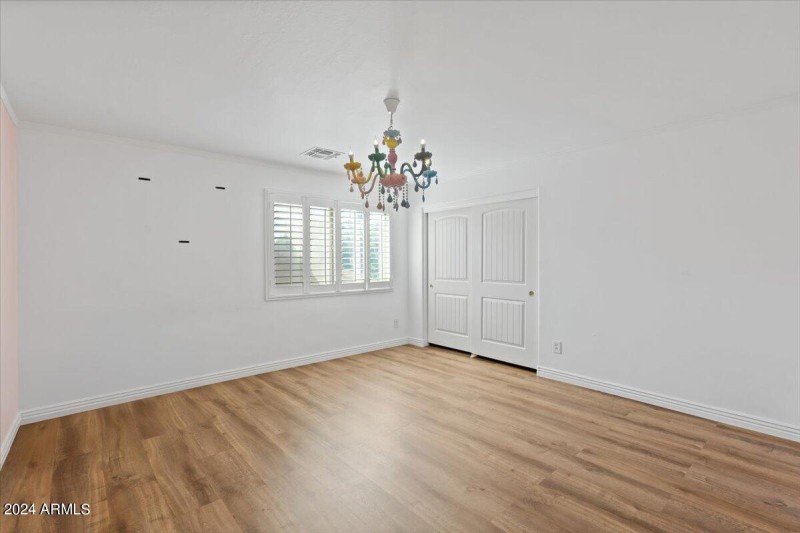 36-Bedroom
