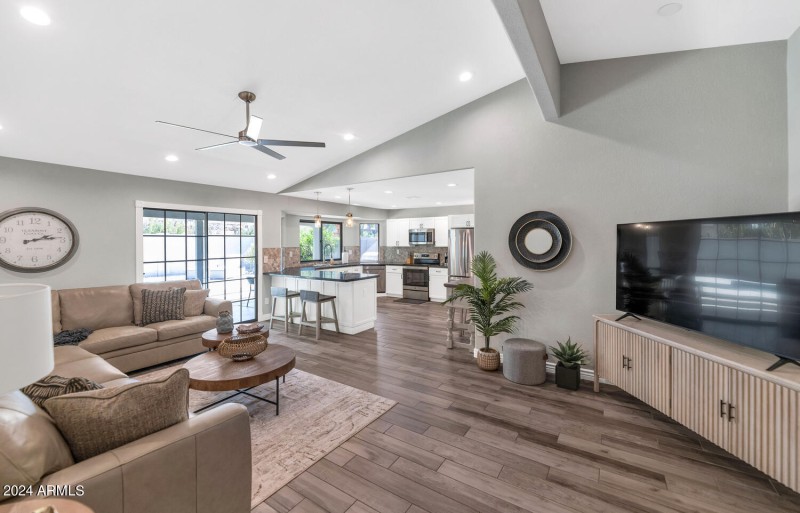 1439 S almar Cir-large-005-006-TOD3372-1