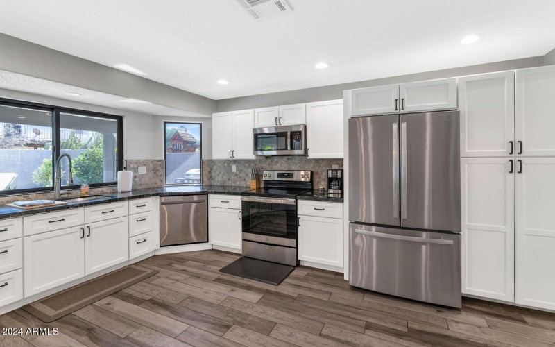 1439 S almar Cir-large-008-012-TOD3375-1