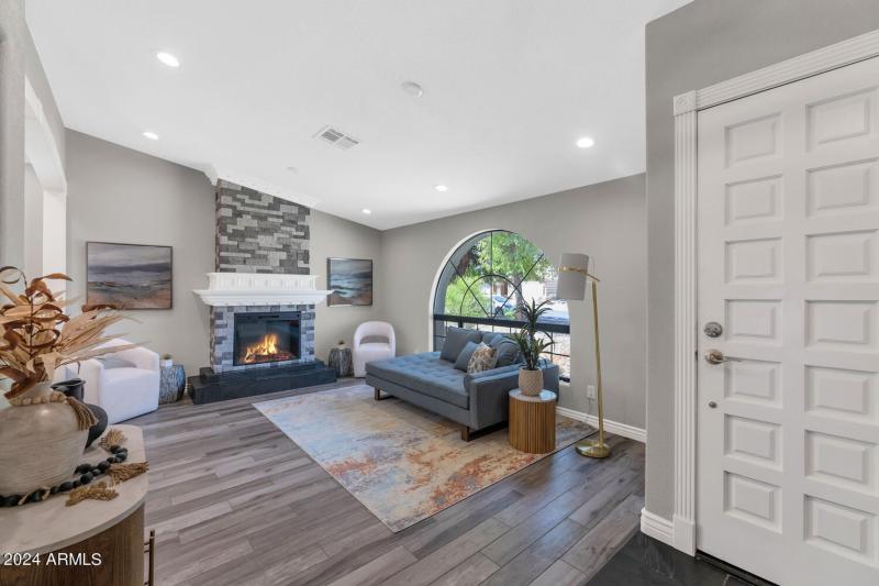 1439 S almar Cir-large-009-001-TOD3376-1