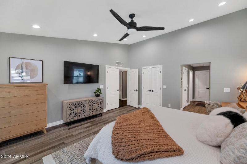 1439 S almar Cir-large-014-016-TOD3383-1