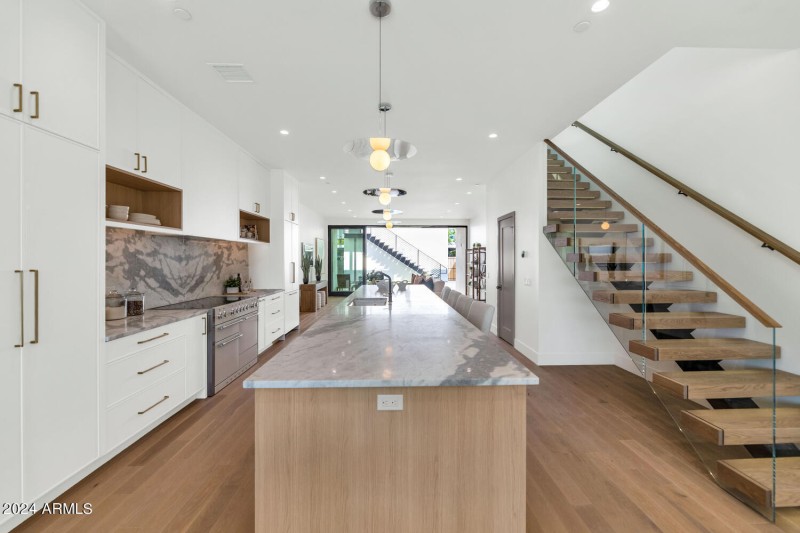 6912 E 2nd St-large-005-002-TOD3683-1500