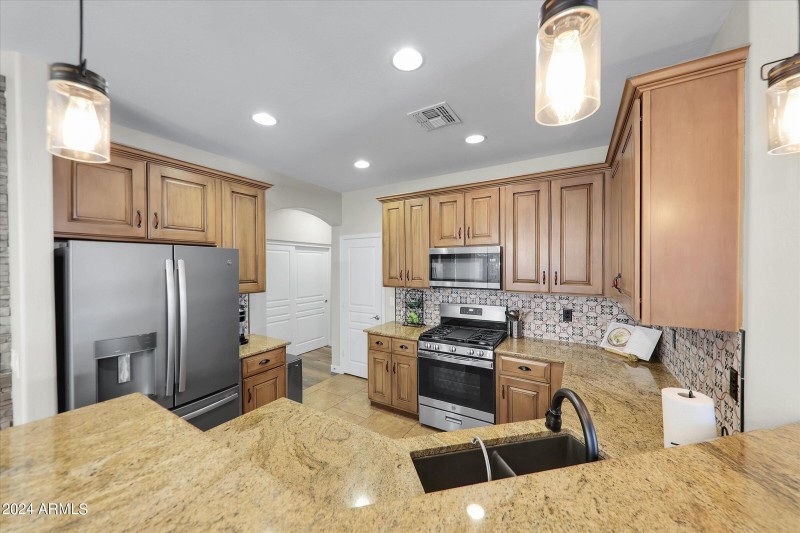 11-21527 N 78th Lane-16