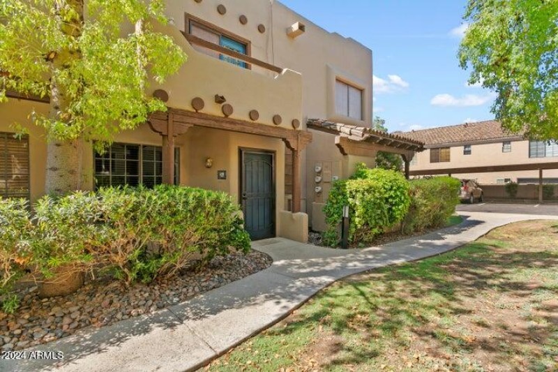 20240822190635941791000000-o front door