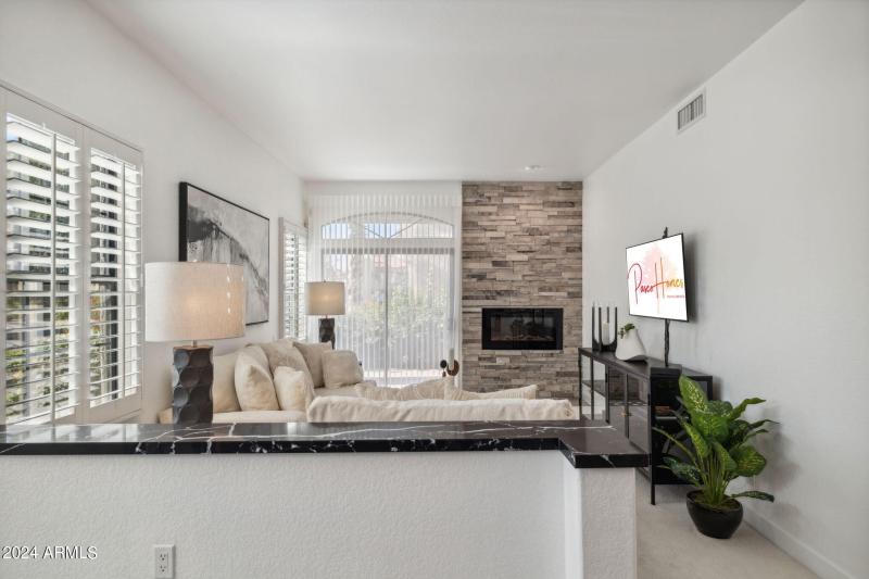 1-web-or-mls-10019-e-mountain-view-rd-11