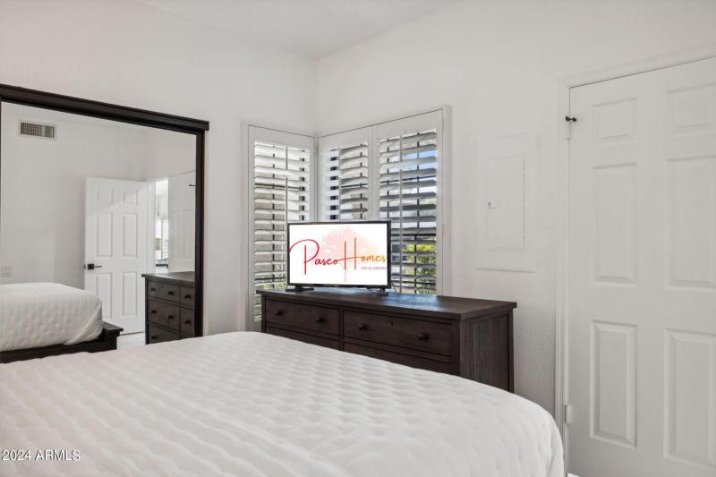 5-web-or-mls-10019-e-mountain-view-rd-11