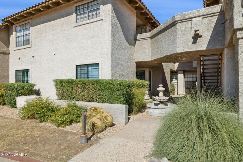 6-web-or-mls-10019-e-mountain-view-rd-11