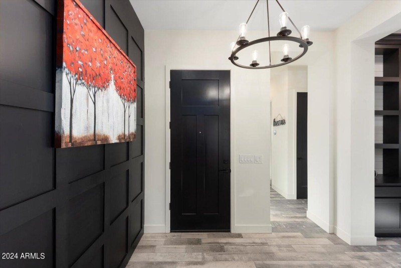 DRAMATIC FOYER