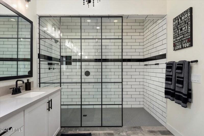 TILED WALK-IN SHOWER