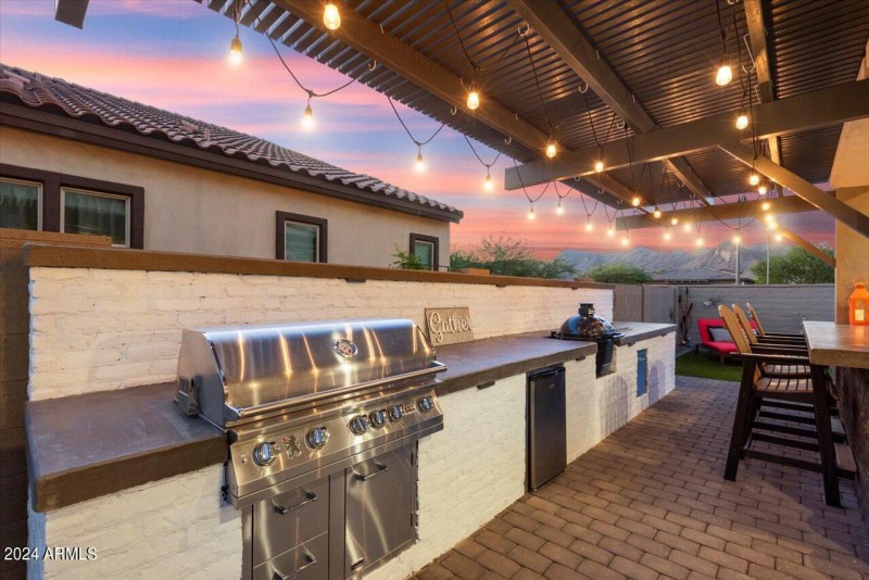BBQ/BAR AT BACKYARD