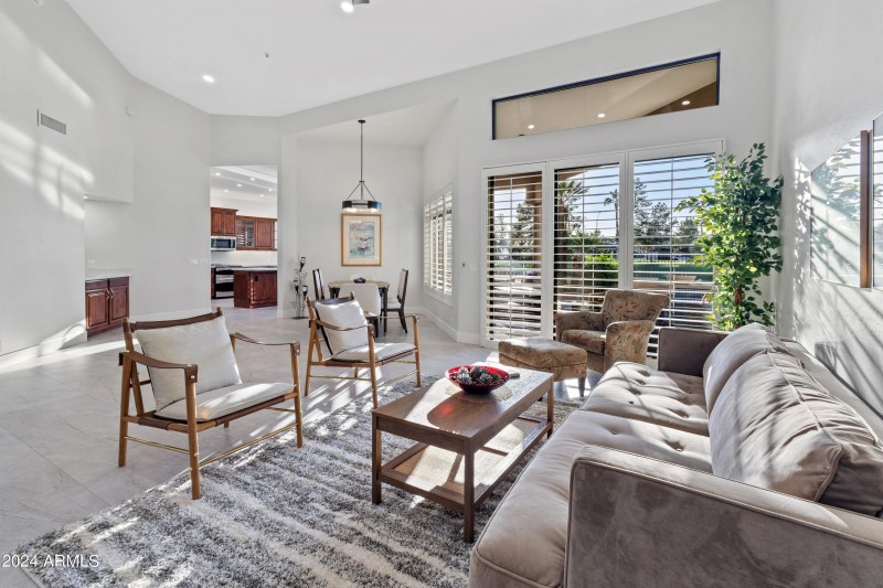 Elegant Open Layout