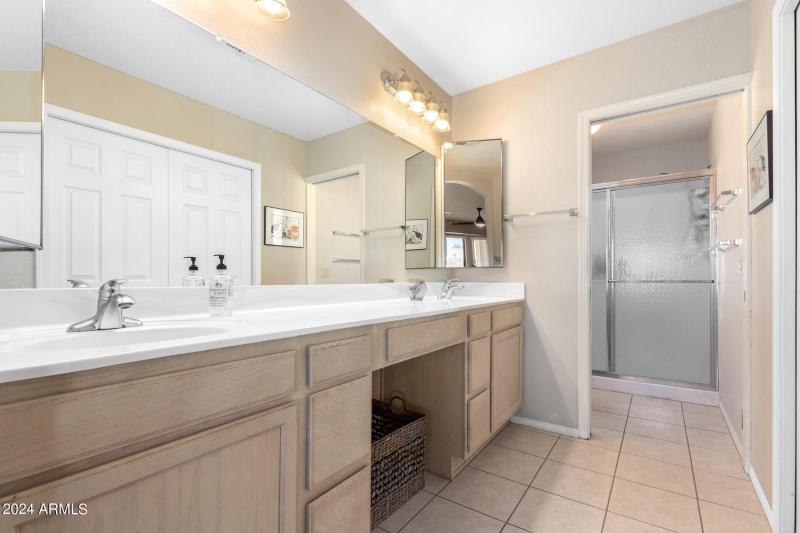 Dual sinks